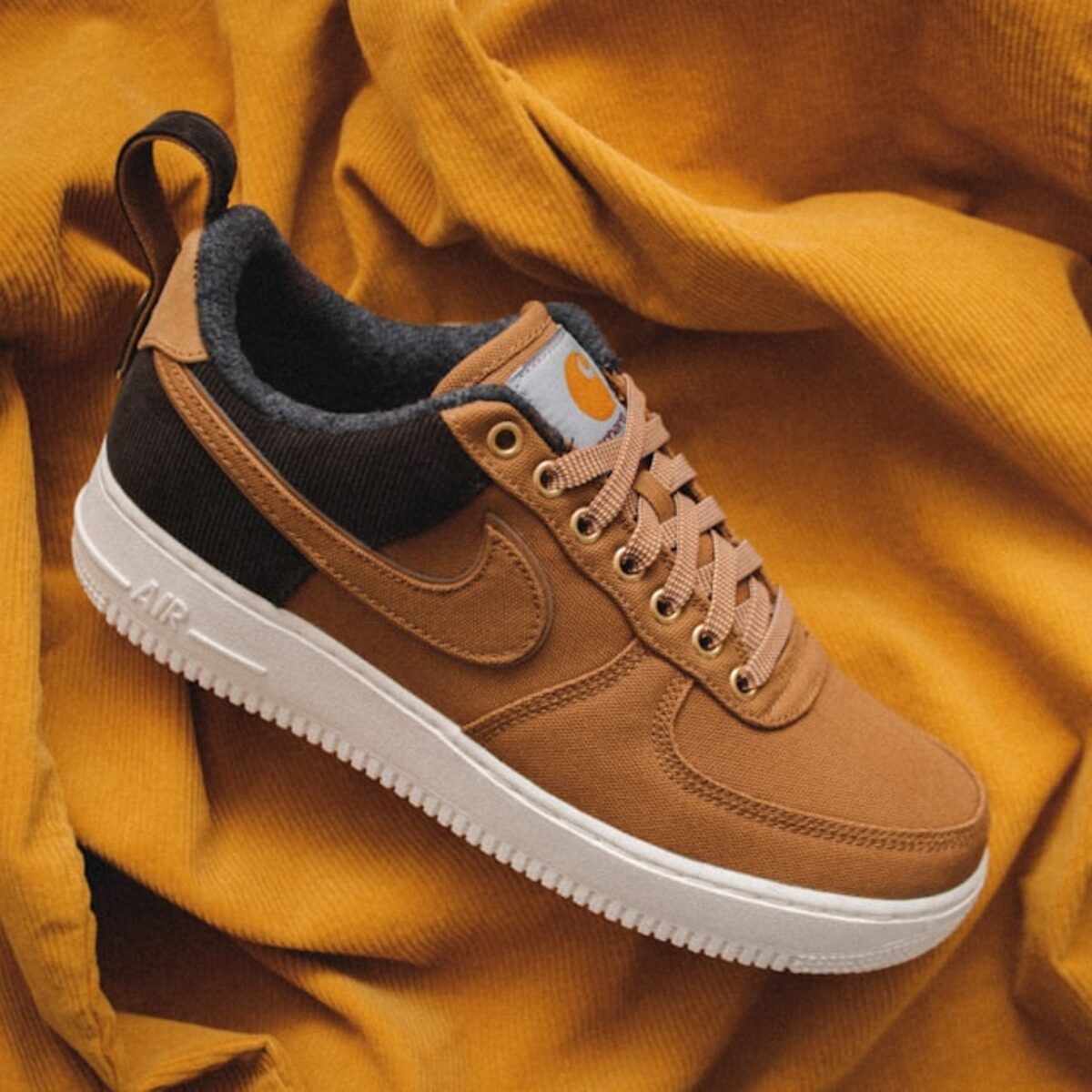 Classic Sneakers — view 3
